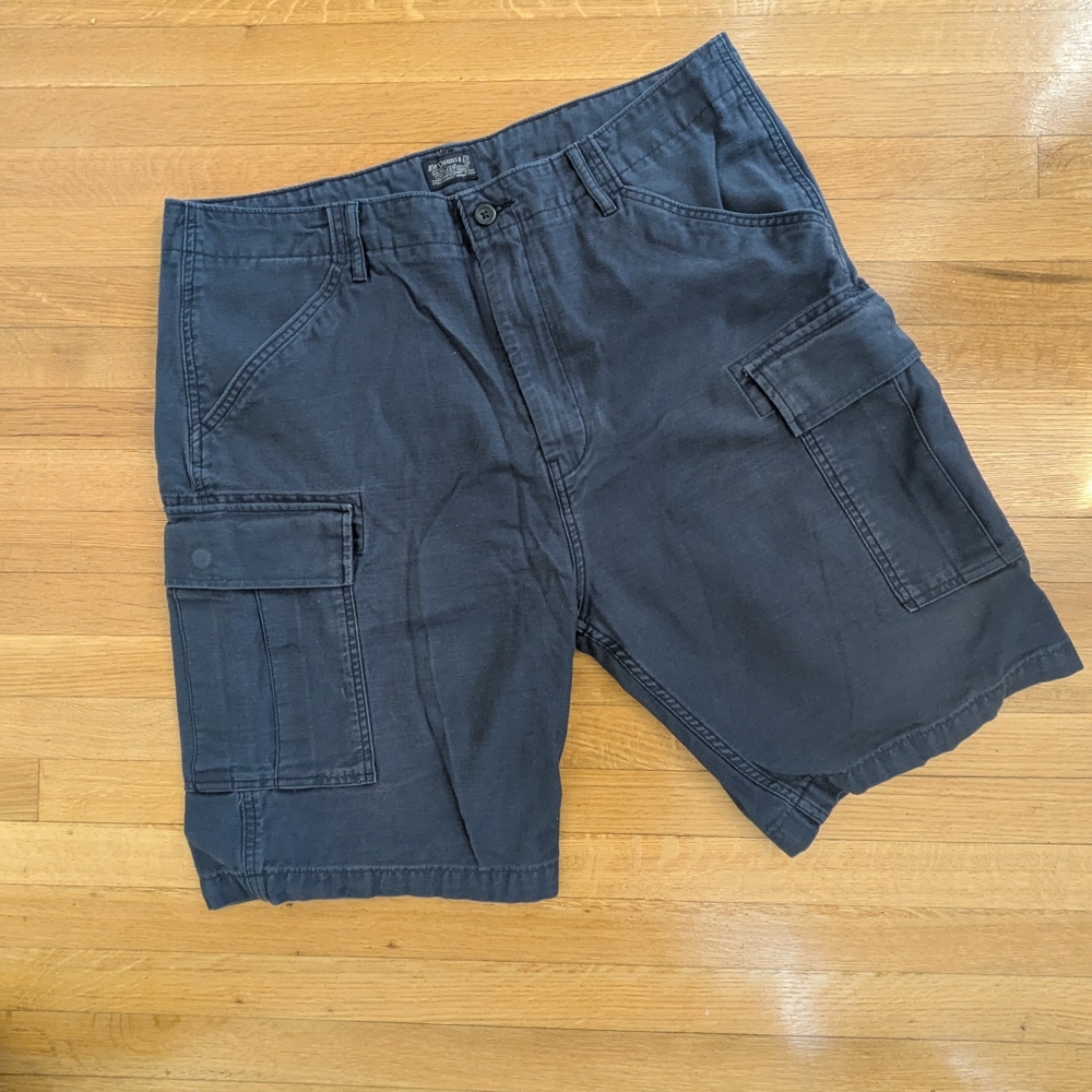 Levi Strauss Men's Grey Blue Cargo Shorts. Size 38